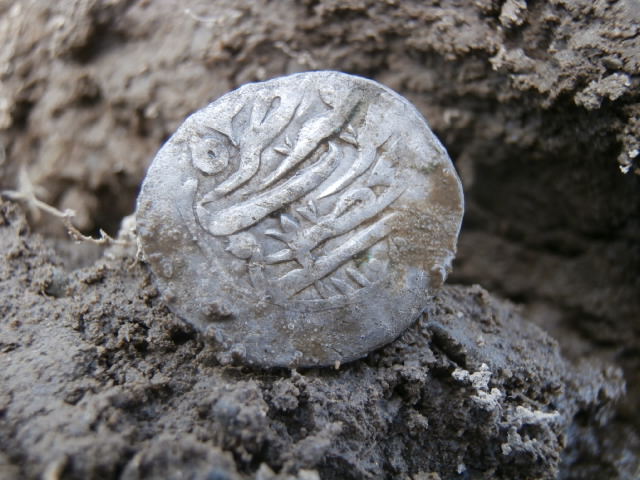 Detecting-Find-17th-Century-Silver-Coin-From-Pirate-Cruise?